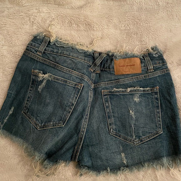 Zara Shorts - Picture 2 of 3